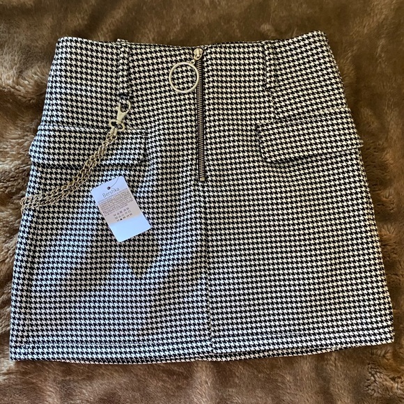 Black & White Plaid Skirt - Picture 1 of 4